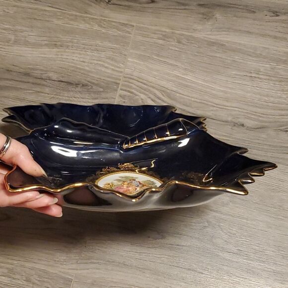 Vintage XL European Design Intricate Gold Leaf Porcelain Tray w/Handles - Picture 6 of 8